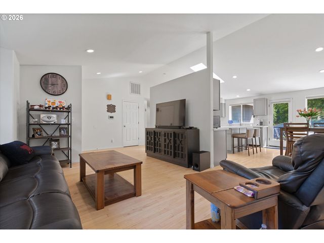 20 Nw WILSON Ave, Gresham, OR 97030