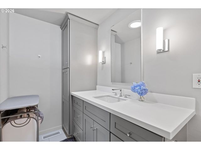 20 Nw WILSON Ave, Gresham, OR 97030