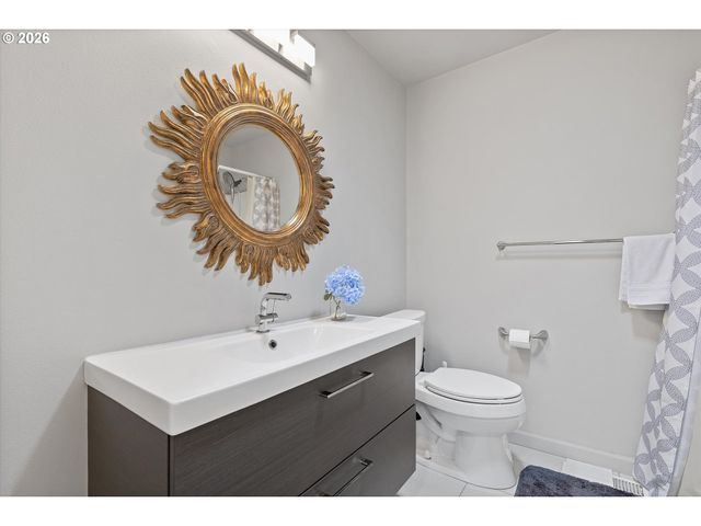 20 Nw WILSON Ave, Gresham, OR 97030