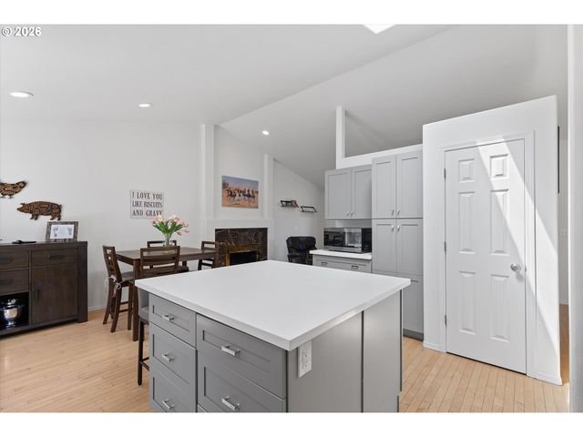20 Nw WILSON Ave, Gresham, OR 97030