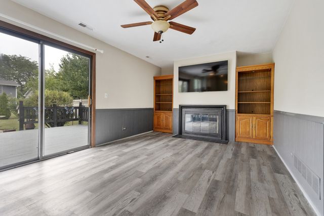 1842 Hawk Lane, Elk Grove Village, IL 60007