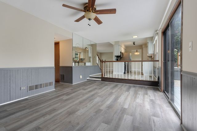 1842 Hawk Lane, Elk Grove Village, IL 60007