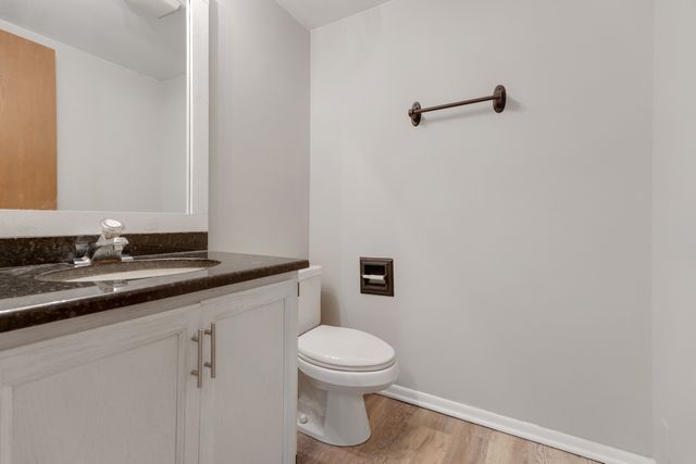 1842 Hawk Lane, Elk Grove Village, IL 60007