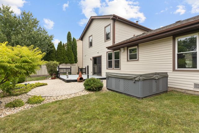 1842 Hawk Lane, Elk Grove Village, IL 60007