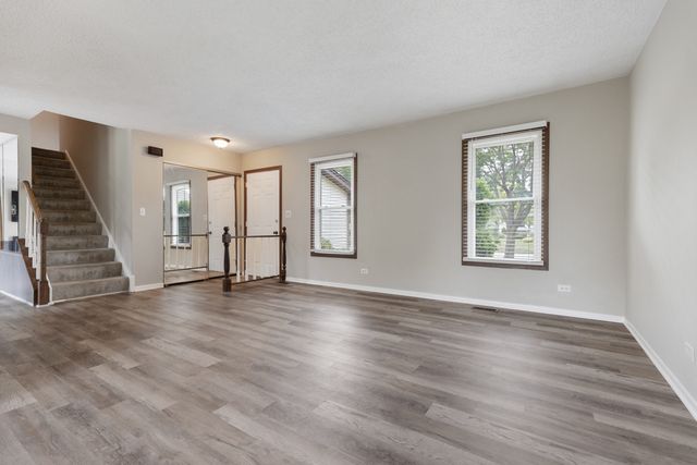 1842 Hawk Lane, Elk Grove Village, IL 60007