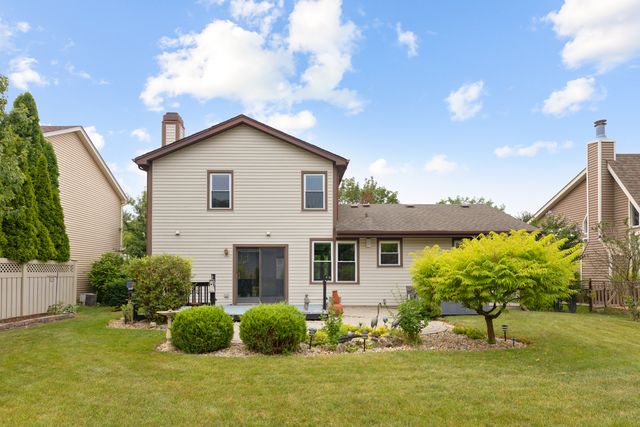 1842 Hawk Lane, Elk Grove Village, IL 60007