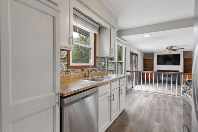 1842 Hawk Lane, Elk Grove Village, IL 60007