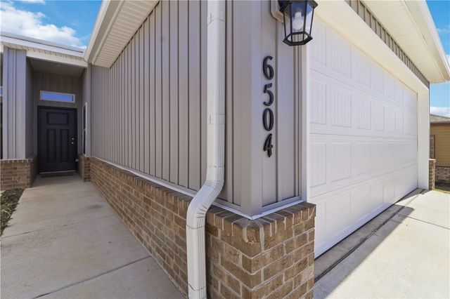 6504 NW Vandergriff Street, Bentonville, AR 72713