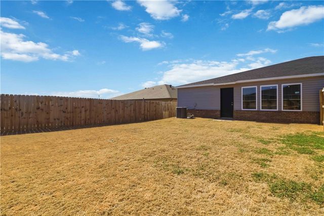 6504 NW Vandergriff Street, Bentonville, AR 72713