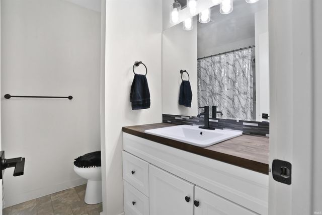 655 Bonnie View Drive, Evansville, IN 47715