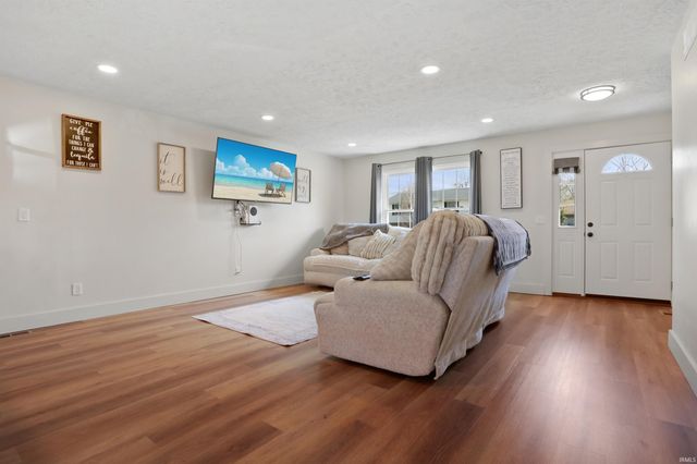 655 Bonnie View Drive, Evansville, IN 47715