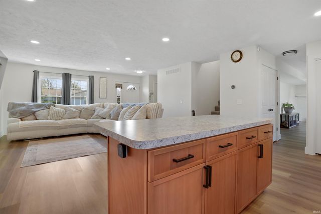 655 Bonnie View Drive, Evansville, IN 47715