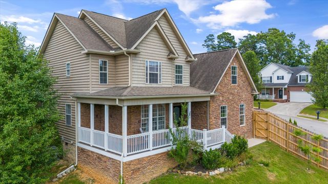 241 Hillside Ln, Lenoir City, TN 37771