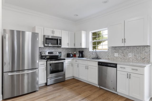 241 Hillside Ln, Lenoir City, TN 37771