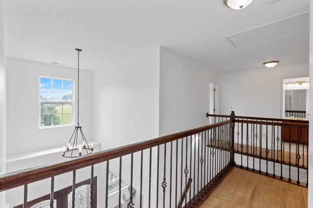 241 Hillside Ln, Lenoir City, TN 37771