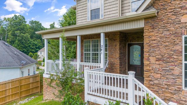 241 Hillside Ln, Lenoir City, TN 37771