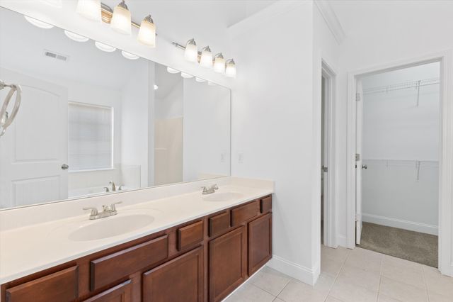 241 Hillside Ln, Lenoir City, TN 37771