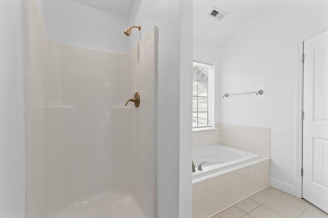 241 Hillside Ln, Lenoir City, TN 37771