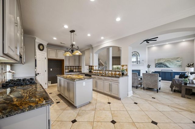 5126 Beacon Point, Sugar Land, TX 77479