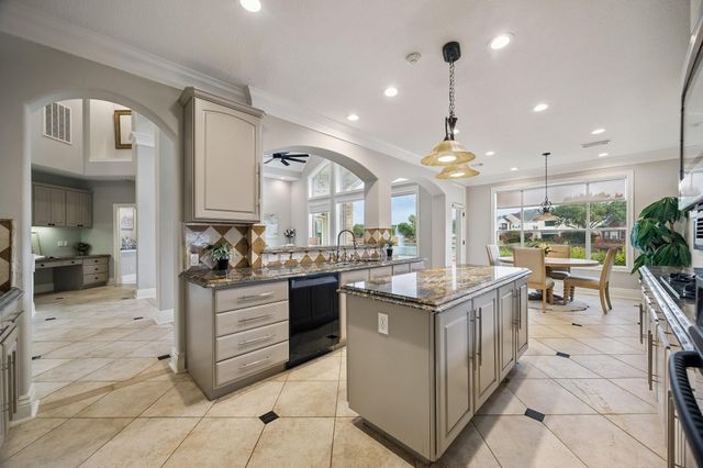 5126 Beacon Point, Sugar Land, TX 77479