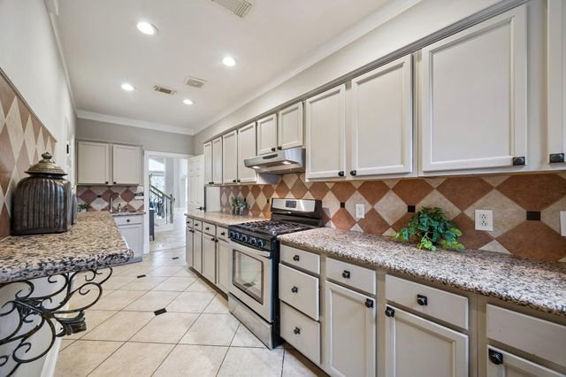 5126 Beacon Point, Sugar Land, TX 77479