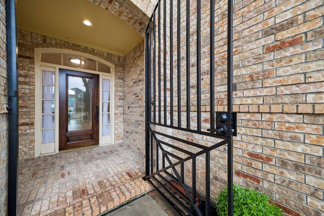 5126 Beacon Point, Sugar Land, TX 77479