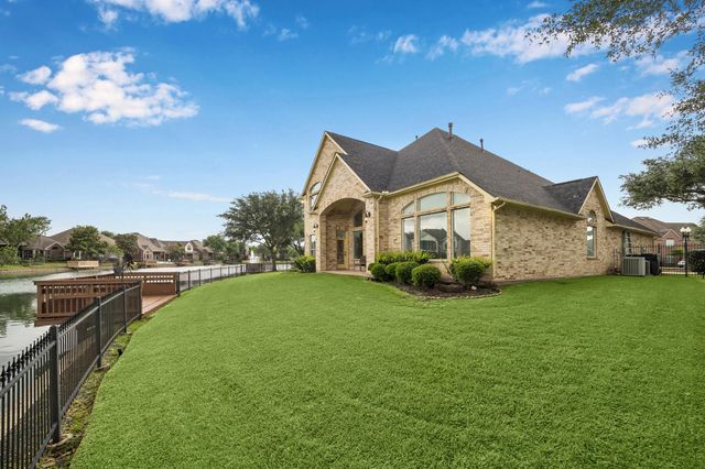 5126 Beacon Point, Sugar Land, TX 77479