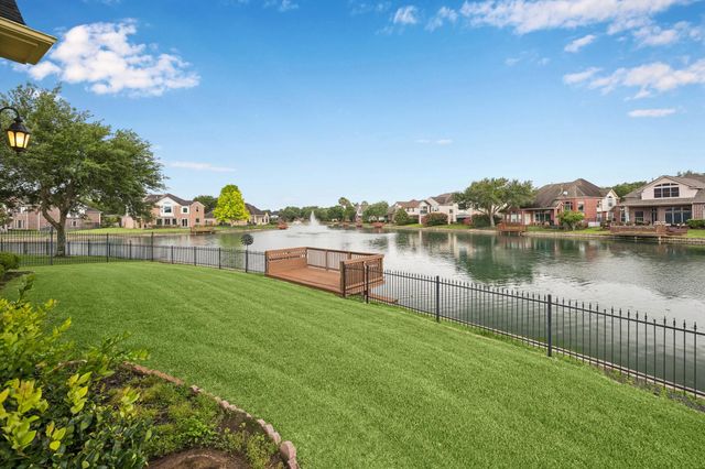 5126 Beacon Point, Sugar Land, TX 77479