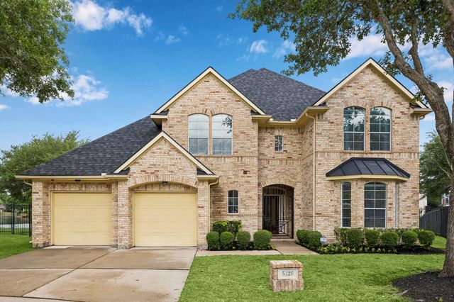 5126 Beacon Point, Sugar Land, TX 77479