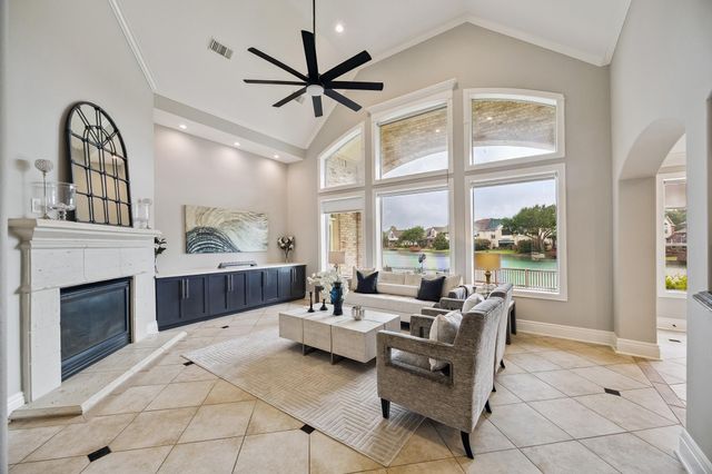 5126 Beacon Point, Sugar Land, TX 77479