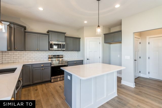 2720 SE Florence Drive, Waukee, IA 50263