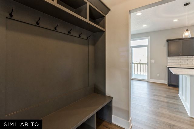 2720 SE Florence Drive, Waukee, IA 50263