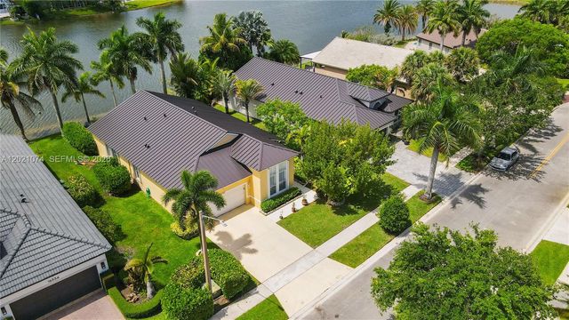 16350 SW 11th St, Pembroke Pines, FL 33027