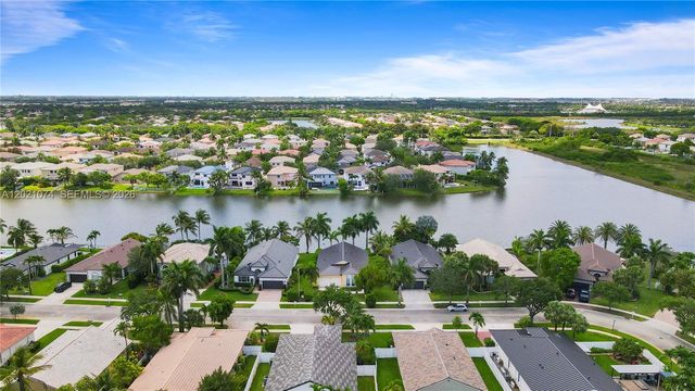 16350 SW 11th St, Pembroke Pines, FL 33027