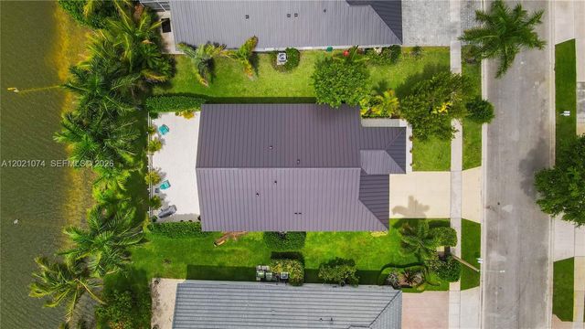 16350 SW 11th St, Pembroke Pines, FL 33027