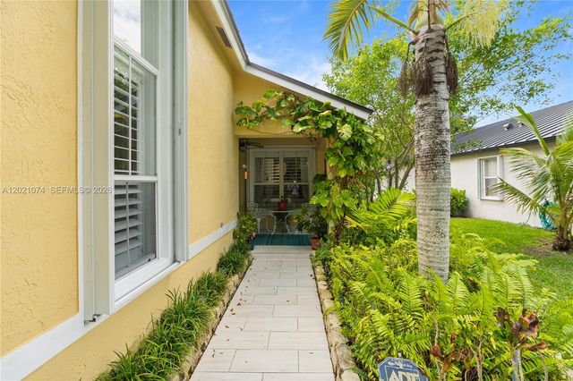 16350 SW 11th St, Pembroke Pines, FL 33027