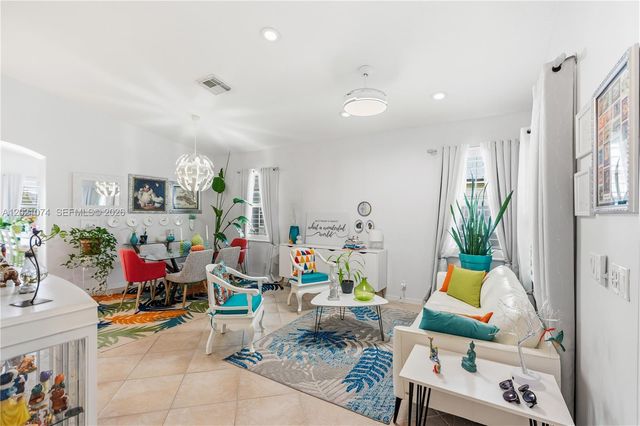 16350 SW 11th St, Pembroke Pines, FL 33027