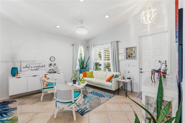 16350 SW 11th St, Pembroke Pines, FL 33027
