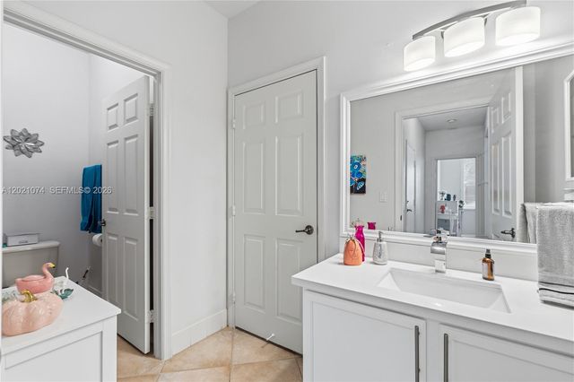 16350 SW 11th St, Pembroke Pines, FL 33027