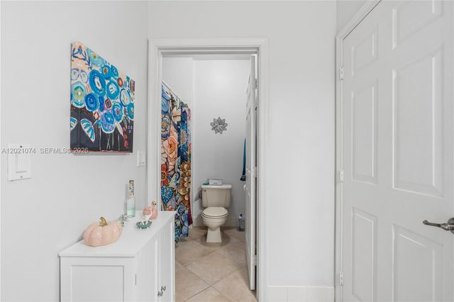 16350 SW 11th St, Pembroke Pines, FL 33027