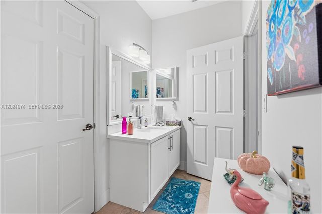 16350 SW 11th St, Pembroke Pines, FL 33027