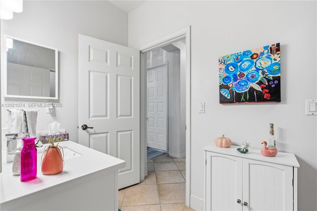 16350 SW 11th St, Pembroke Pines, FL 33027