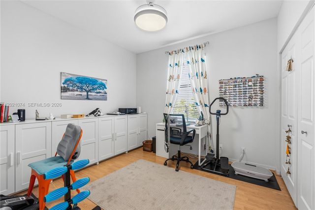 16350 SW 11th St, Pembroke Pines, FL 33027
