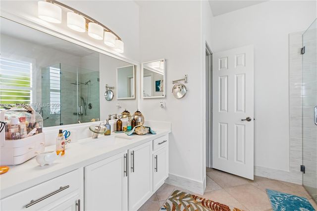 16350 SW 11th St, Pembroke Pines, FL 33027