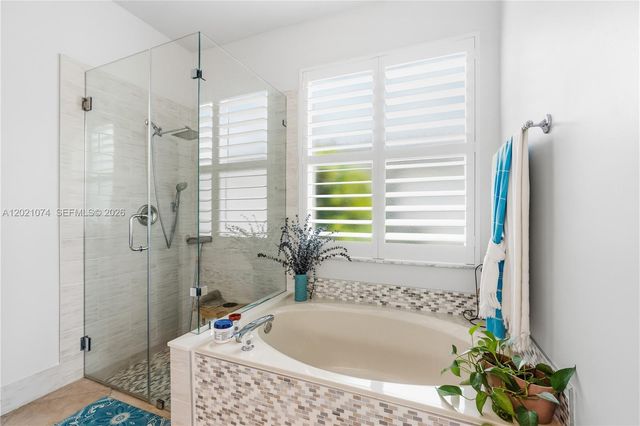 16350 SW 11th St, Pembroke Pines, FL 33027