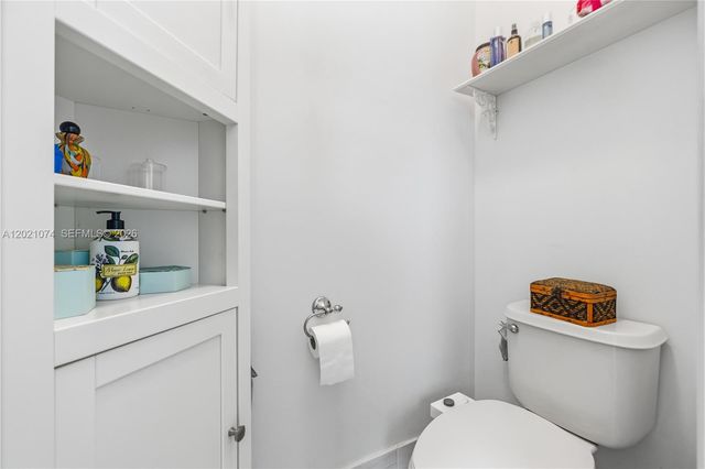 16350 SW 11th St, Pembroke Pines, FL 33027