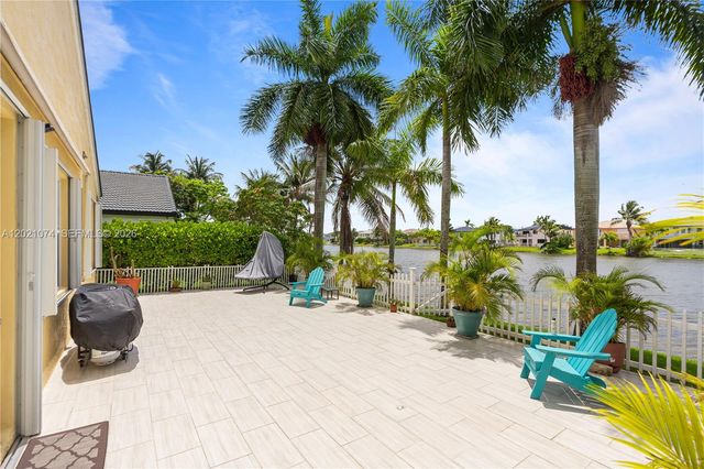 16350 SW 11th St, Pembroke Pines, FL 33027