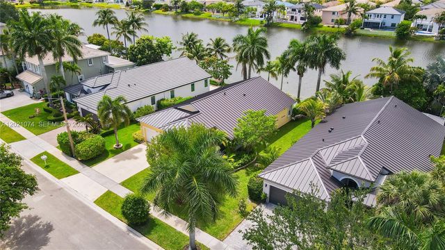 16350 SW 11th St, Pembroke Pines, FL 33027