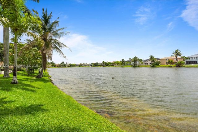 16350 SW 11th St, Pembroke Pines, FL 33027