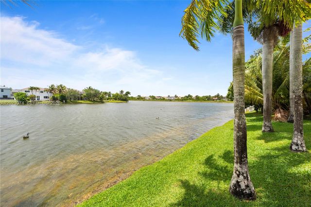 16350 SW 11th St, Pembroke Pines, FL 33027